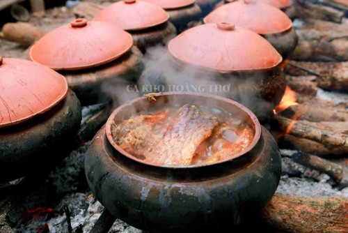 Cảm nhận hương vị truyền thống từ món cá kho làng Đại Hoàng